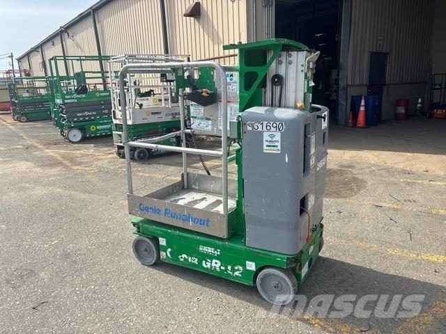 Genie GR-12 Ascensores de personal y montacargas de acceso