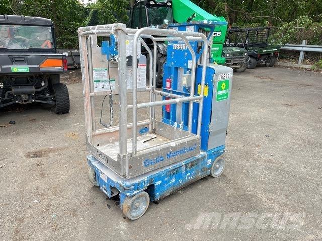 Genie GR-15 Ascensores de personal y montacargas de acceso