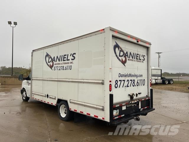 GMC Savana Camiones caja cerrada