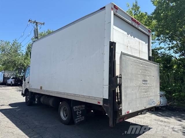 Hino  Camiones caja cerrada