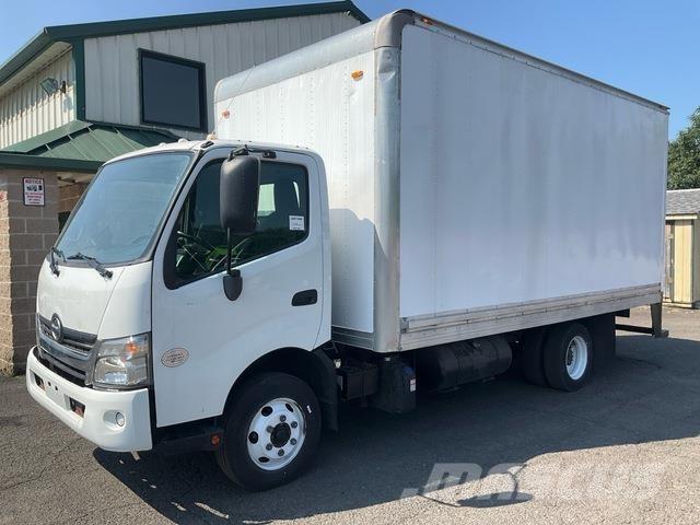 Hino 155 Camiones caja cerrada