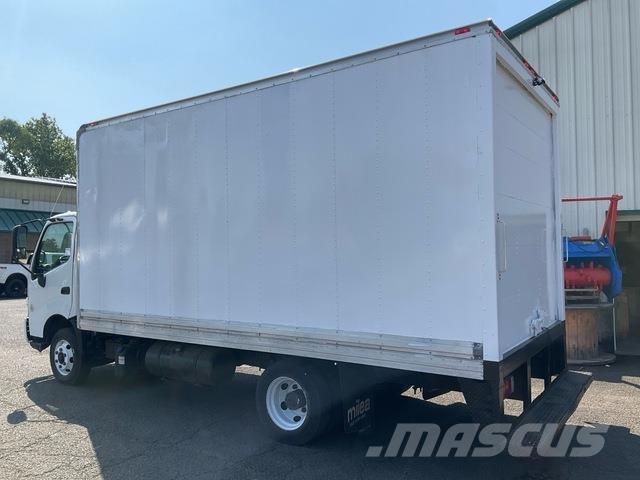 Hino 155 Camiones caja cerrada