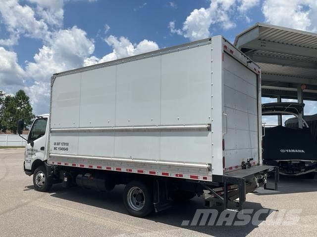 Hino 155 Camiones caja cerrada