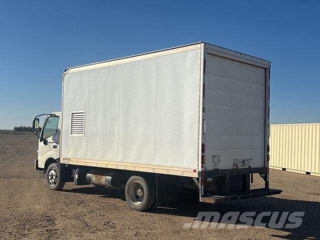 Hino 195 Camiones caja cerrada