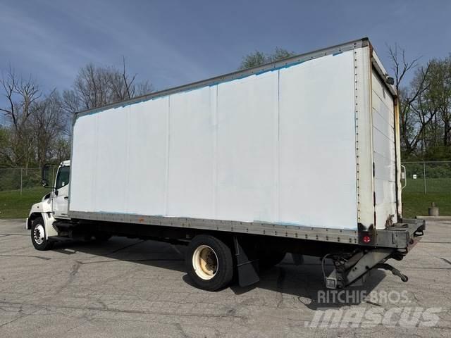 Hino 238 Camiones caja cerrada