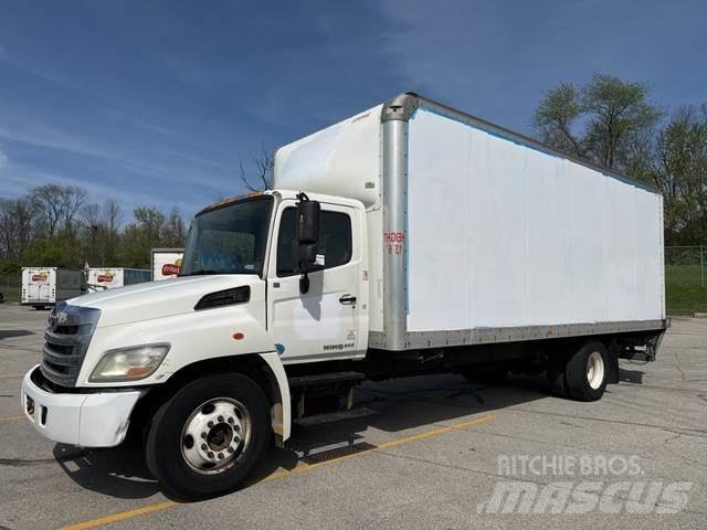 Hino 238 Camiones caja cerrada