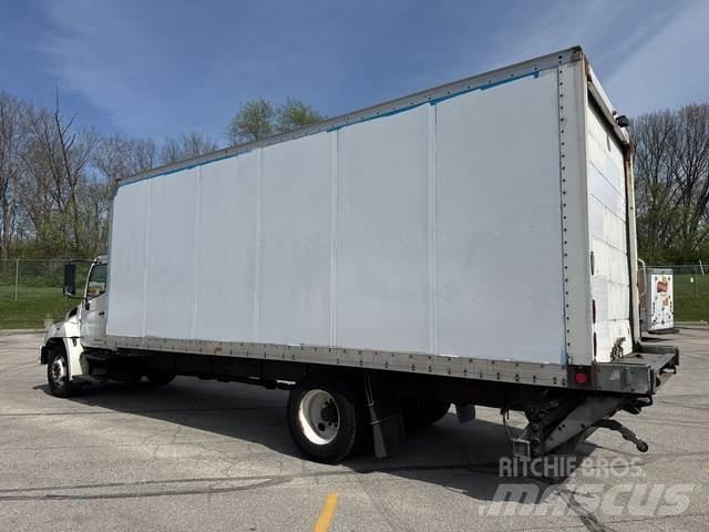 Hino 238 Camiones caja cerrada