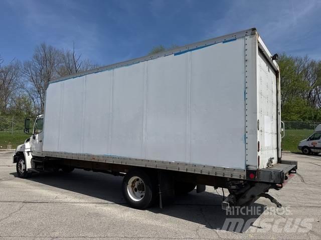 Hino 238 Camiones caja cerrada