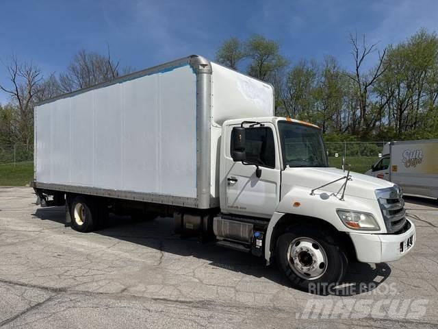 Hino 238 Camiones caja cerrada