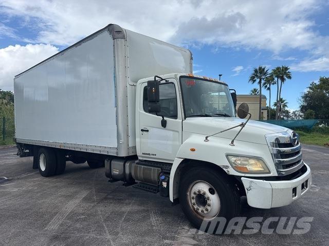 Hino 238 Camiones caja cerrada
