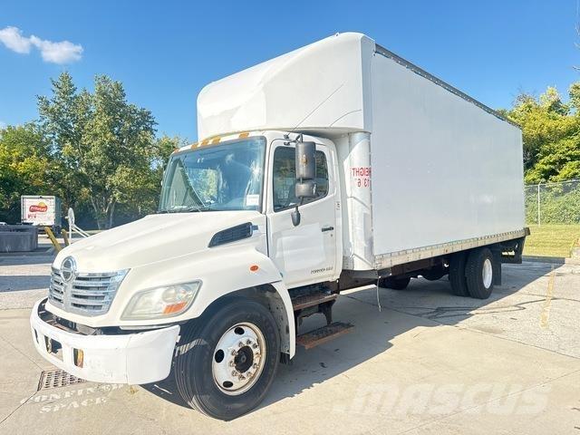 Hino 238 Camiones caja cerrada