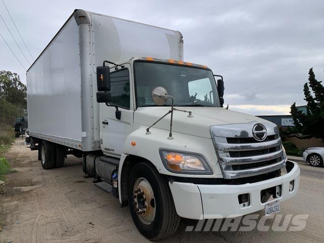 Hino 238 Camiones caja cerrada
