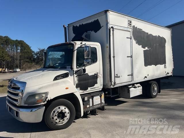 Hino 258 Camiones caja cerrada
