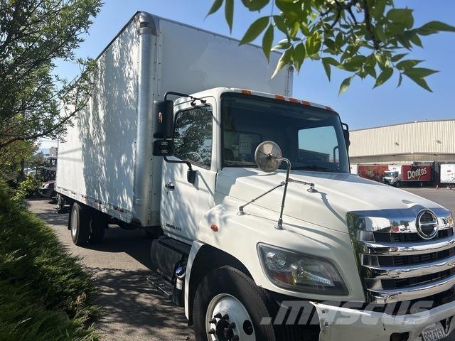 Hino 268 Camiones caja cerrada