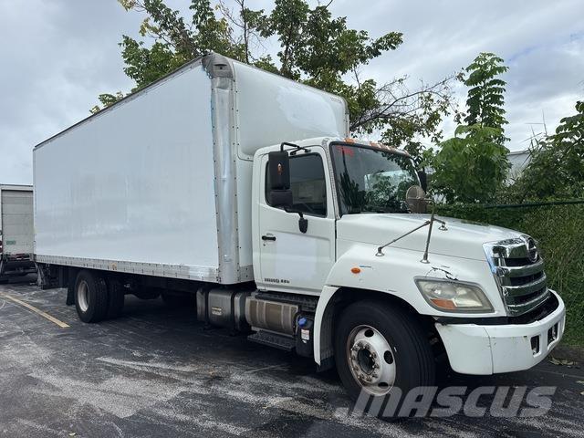 Hino 268 Camiones caja cerrada