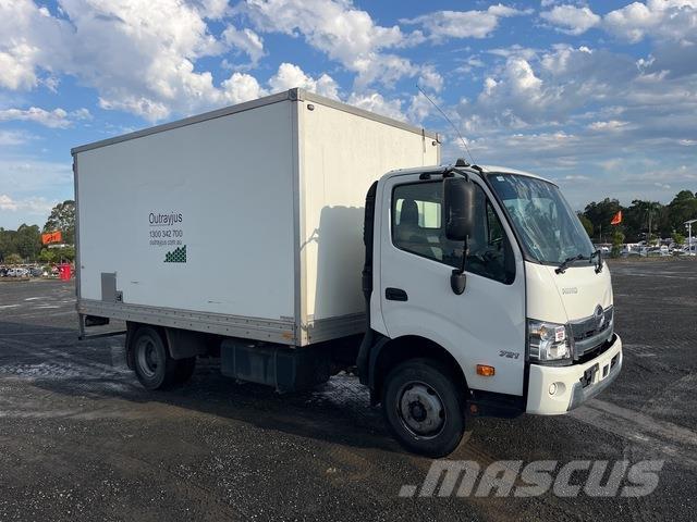 Hino 300 721 Camiones caja cerrada