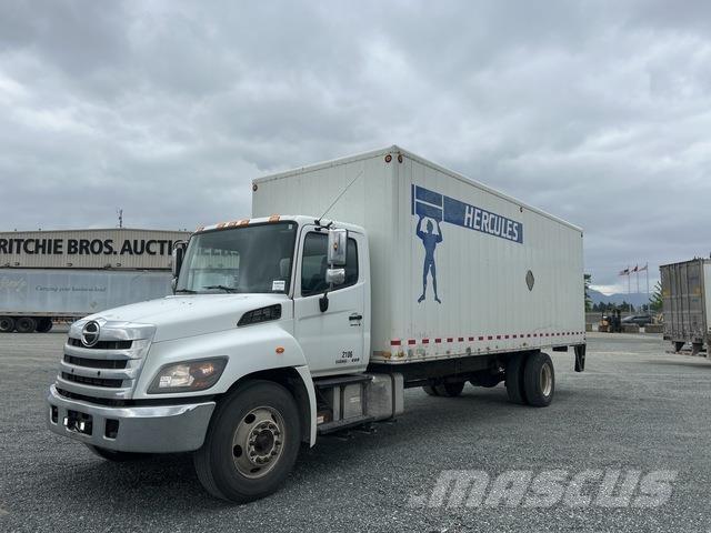 Hino 338 Camiones caja cerrada