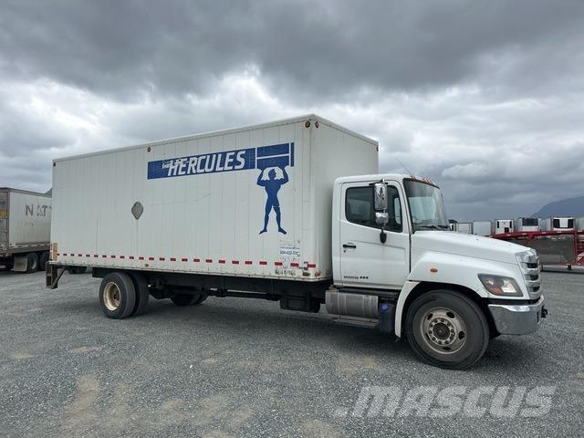 Hino 338 Camiones caja cerrada