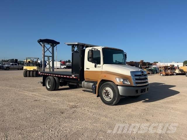Hino 338 Vehículos - Taller