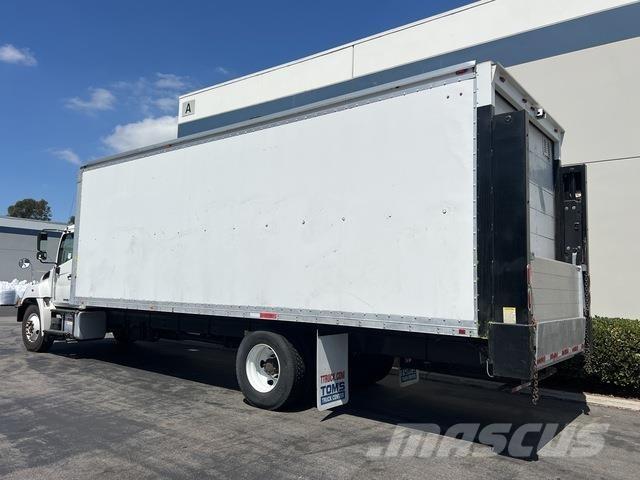 Hino 338 Camiones caja cerrada