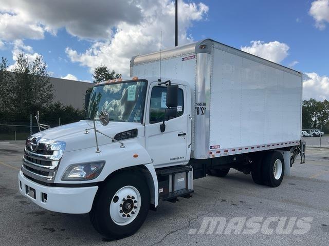 Hino 338 Camiones caja cerrada