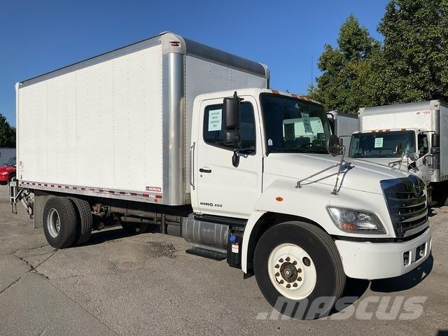 Hino 338 Camiones caja cerrada