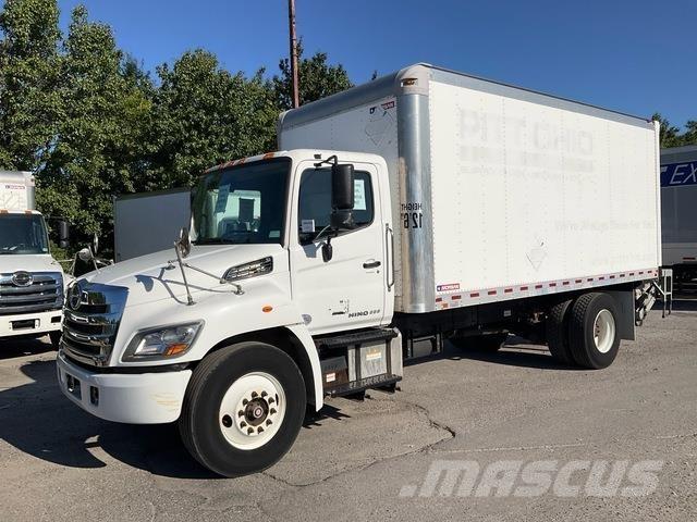 Hino 338 Camiones caja cerrada