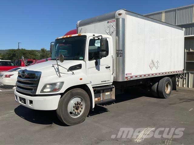 Hino 338 Camiones caja cerrada