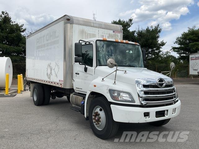 Hino 338 Camiones caja cerrada