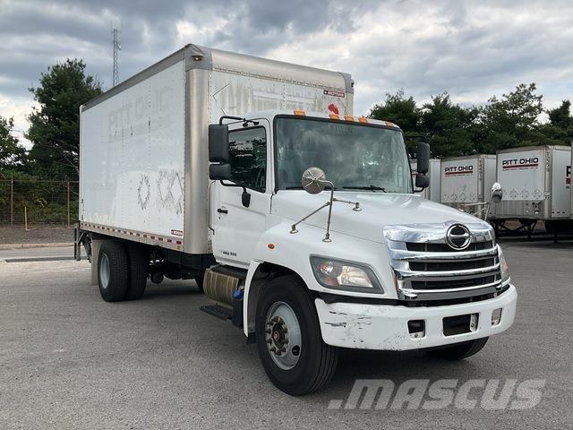 Hino 338 Camiones caja cerrada