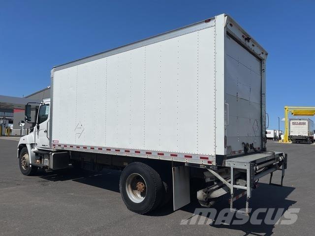 Hino 338 Camiones caja cerrada