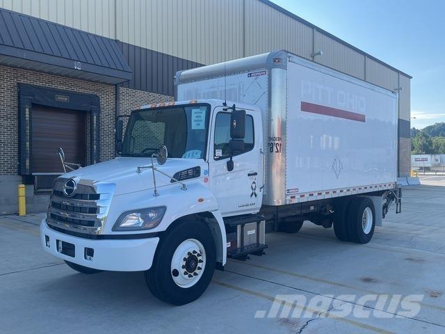 Hino 338 Camiones caja cerrada