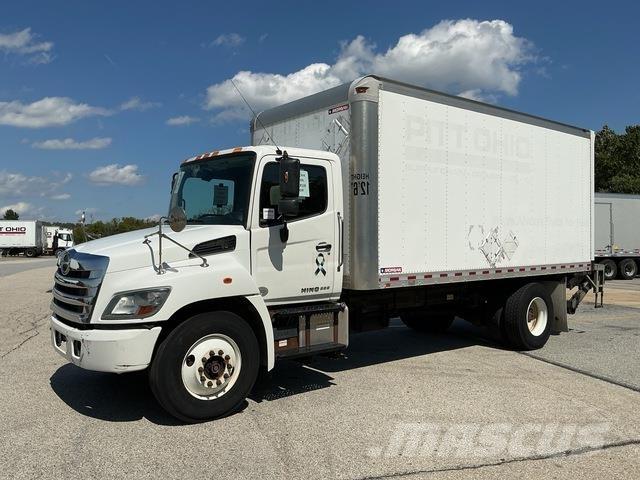 Hino 338 Camiones caja cerrada