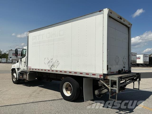 Hino 338 Camiones caja cerrada
