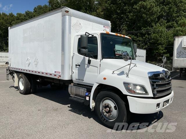 Hino 338 Camiones caja cerrada