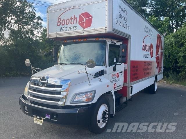 Hino 338 Camiones caja cerrada