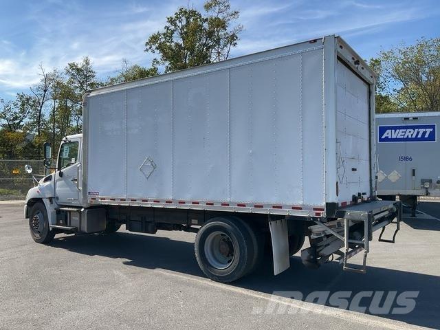 Hino 338 Camiones caja cerrada