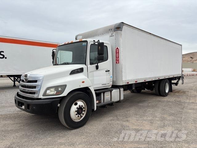 Hino 338 Camiones caja cerrada