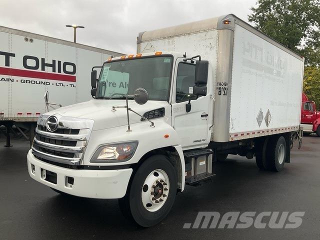Hino 338 Camiones caja cerrada
