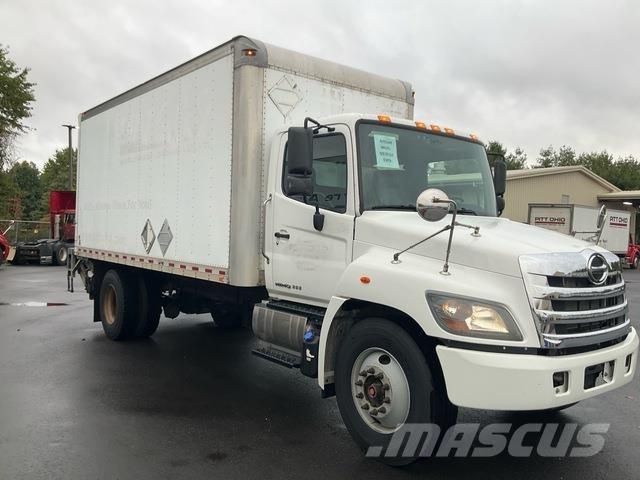 Hino 338 Camiones caja cerrada