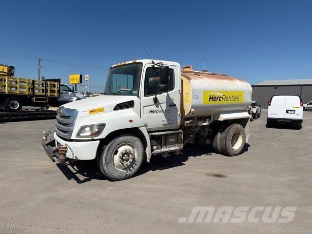 Hino 338 Camiones cisterna