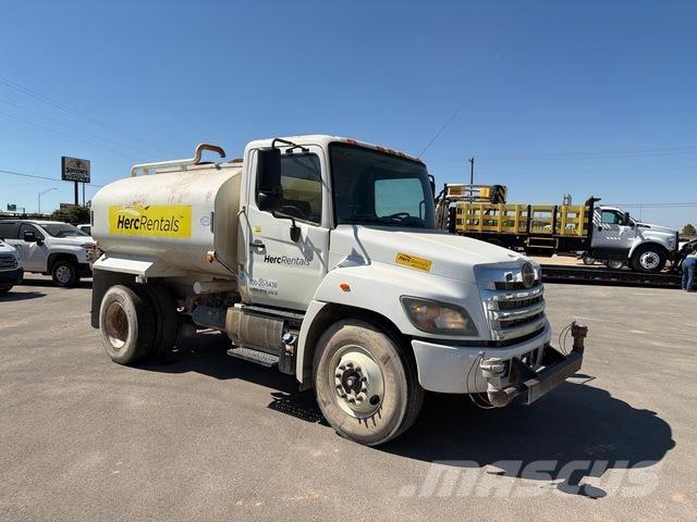 Hino 338 Camiones cisterna