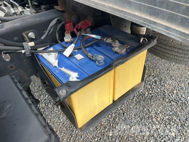 Hino 921 Camiones caja cerrada