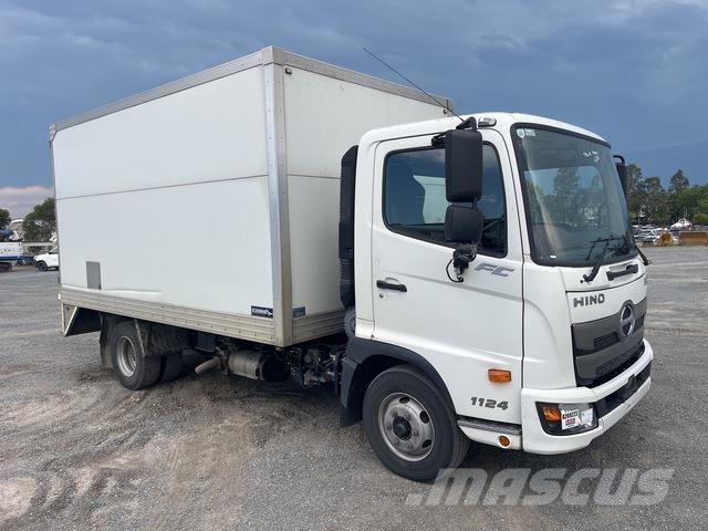 Hino FC Camiones caja cerrada