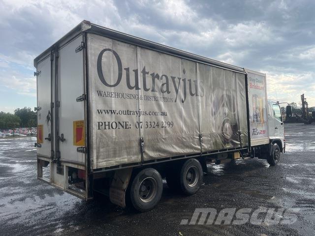 Hino FD1J Camión con caja abierta