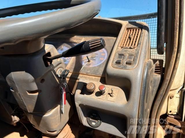 Hino GD1J Camiones plataforma