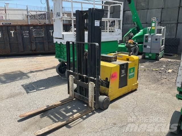 Hyster W30ZC Apiladores eléctricos autopropulsados