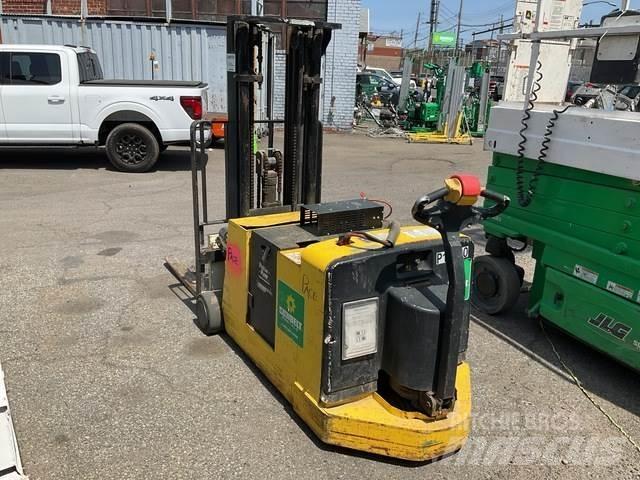 Hyster W30ZC Apiladores eléctricos autopropulsados