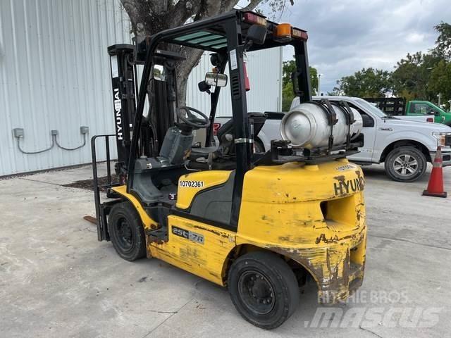 Hyundai 25L-7A Construcción - Otros