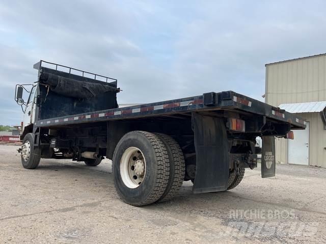 Isuzu FTR Camiones bañeras basculantes o volquetes